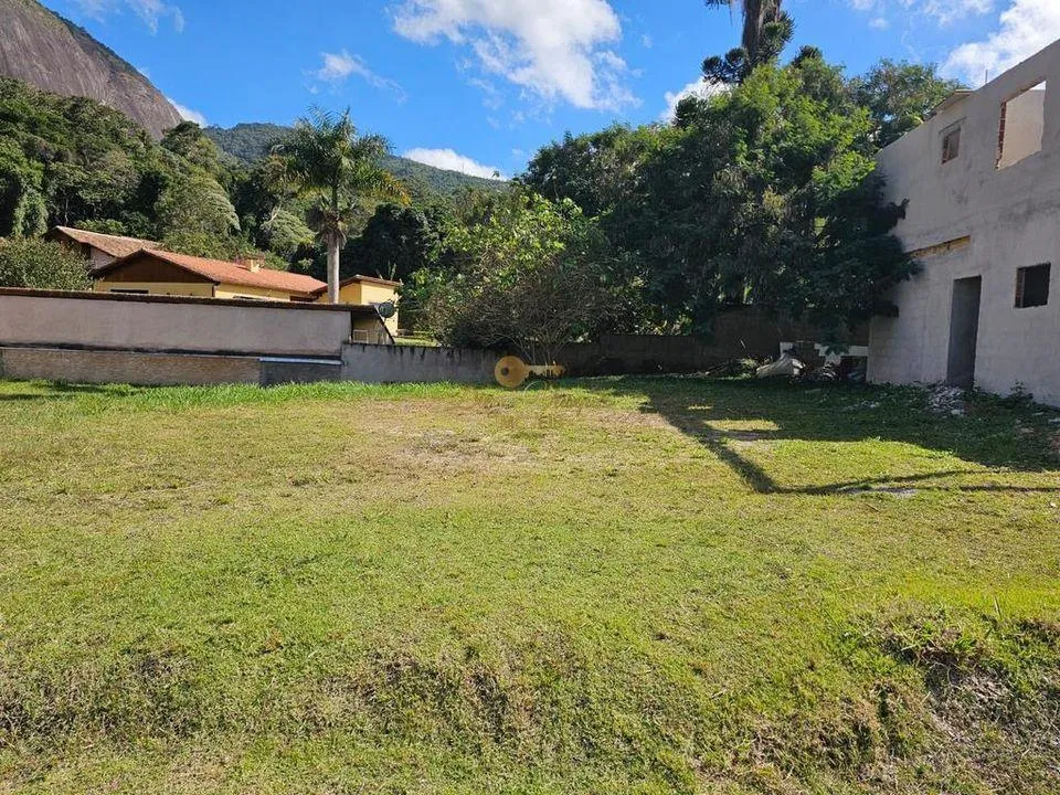 Imagem Terreno em Condomínio para Venda em Teresópolis / RJ no bairro Parque do Imbui
