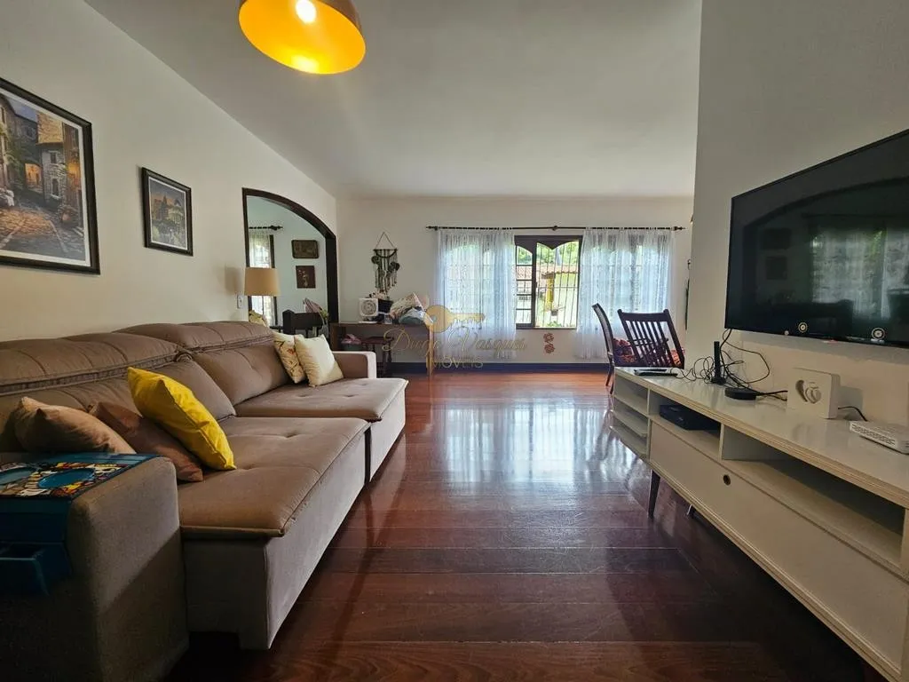 Imagem Casa para Venda em Teresópolis / RJ no bairro Ermitage