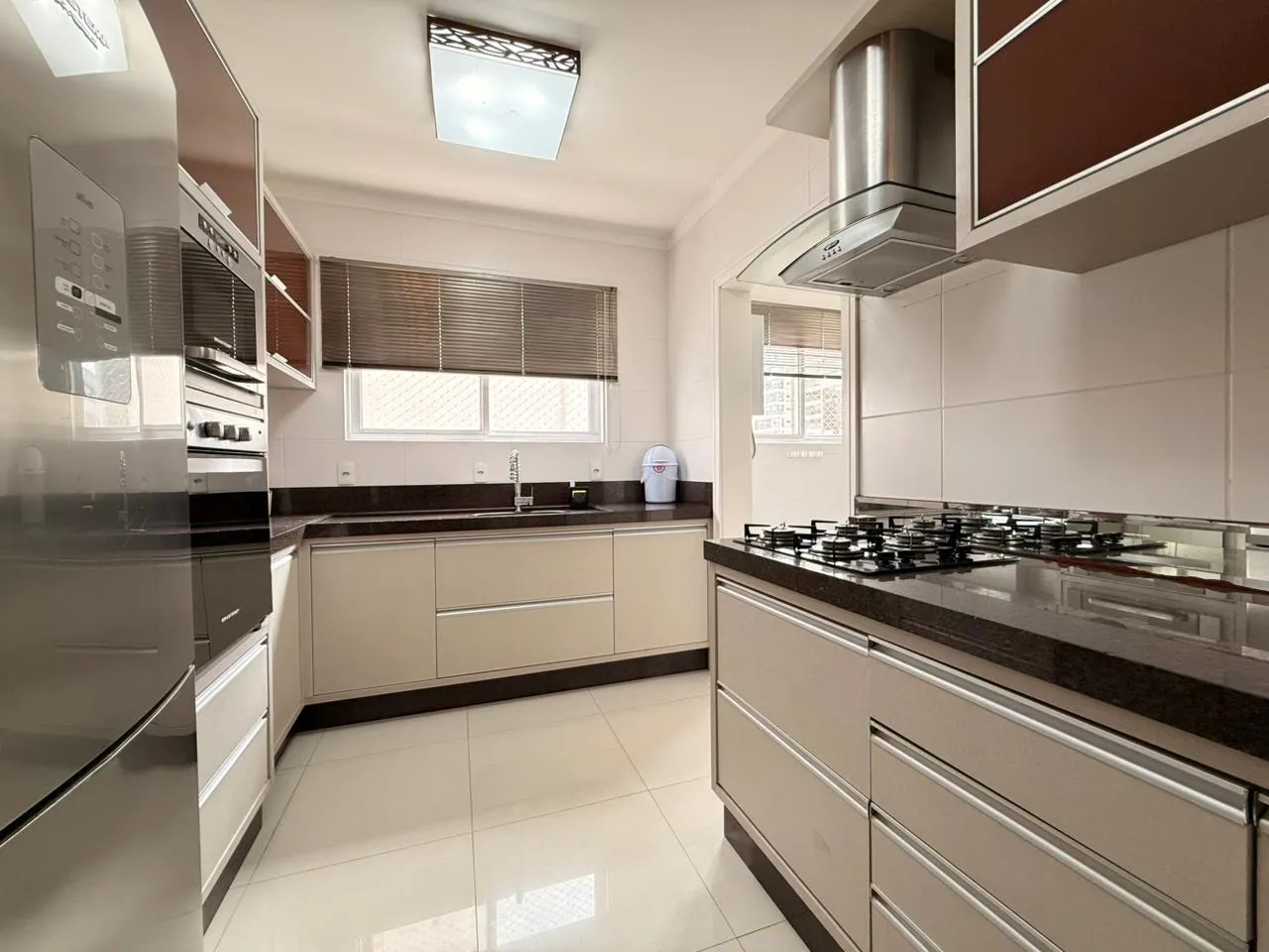 Imagem Apartamento com vista para o mar à venda com 197.7m2 por R$ 2.490.000,00