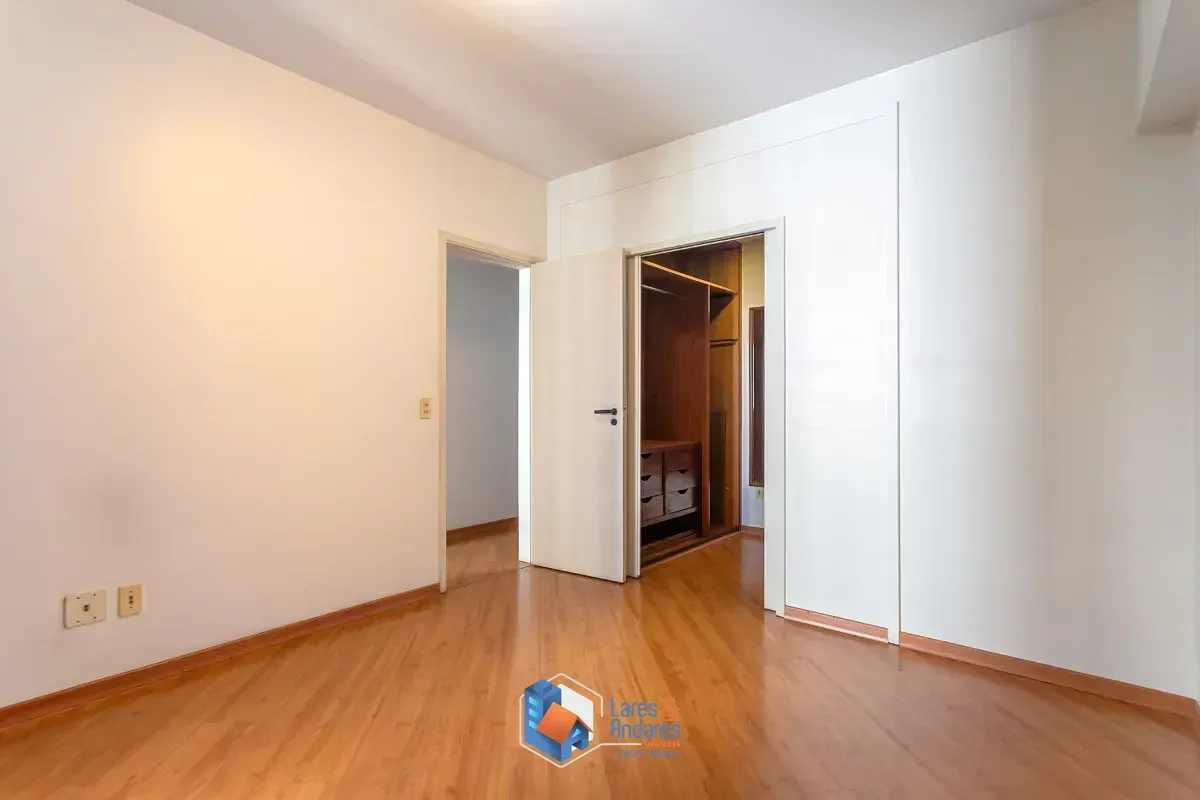 Imagem Apartamento para venda em Moema com 3 quartos, sendo 1 suíte, 120m²