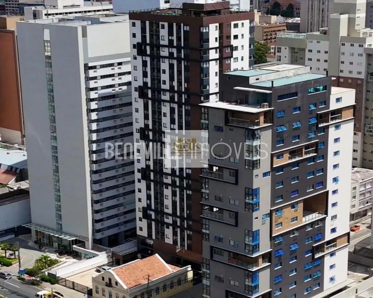 Foto do imóvel Apartamento com 2 quartos à venda no Centro de Curitiba