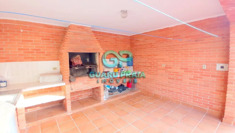 Imagem Casa com piscina em rua fechada