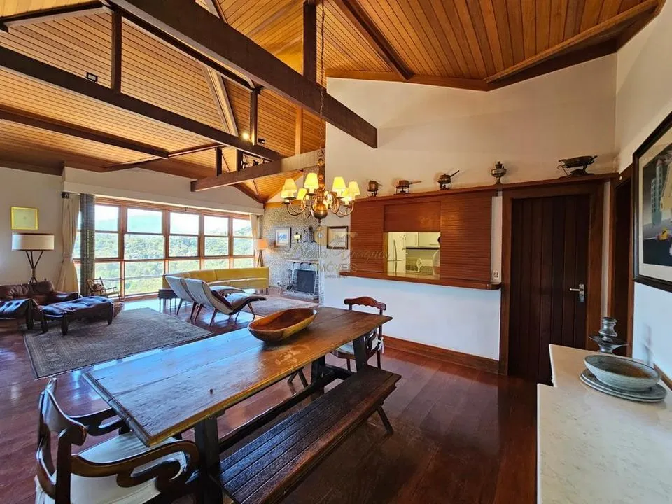 Imagem Casa em Condomínio para Venda em Teresópolis / RJ no bairro Parque do Imbui