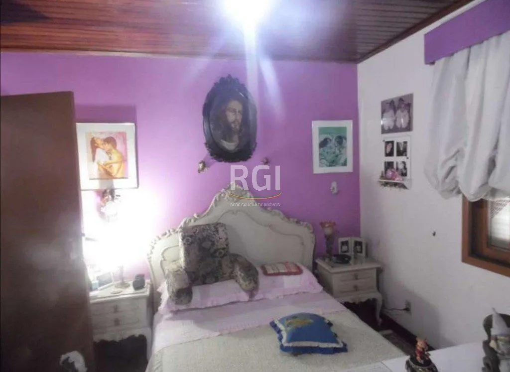 Imagem Casa para Venda - 150m², 3 dormitórios, sendo 1 suites, 5 vagas - Vila Ipiranga