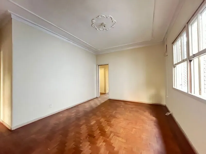 Imagem Casa 4 dormitórios no bairro Rio Branco em Porto Alegre para Alugar
