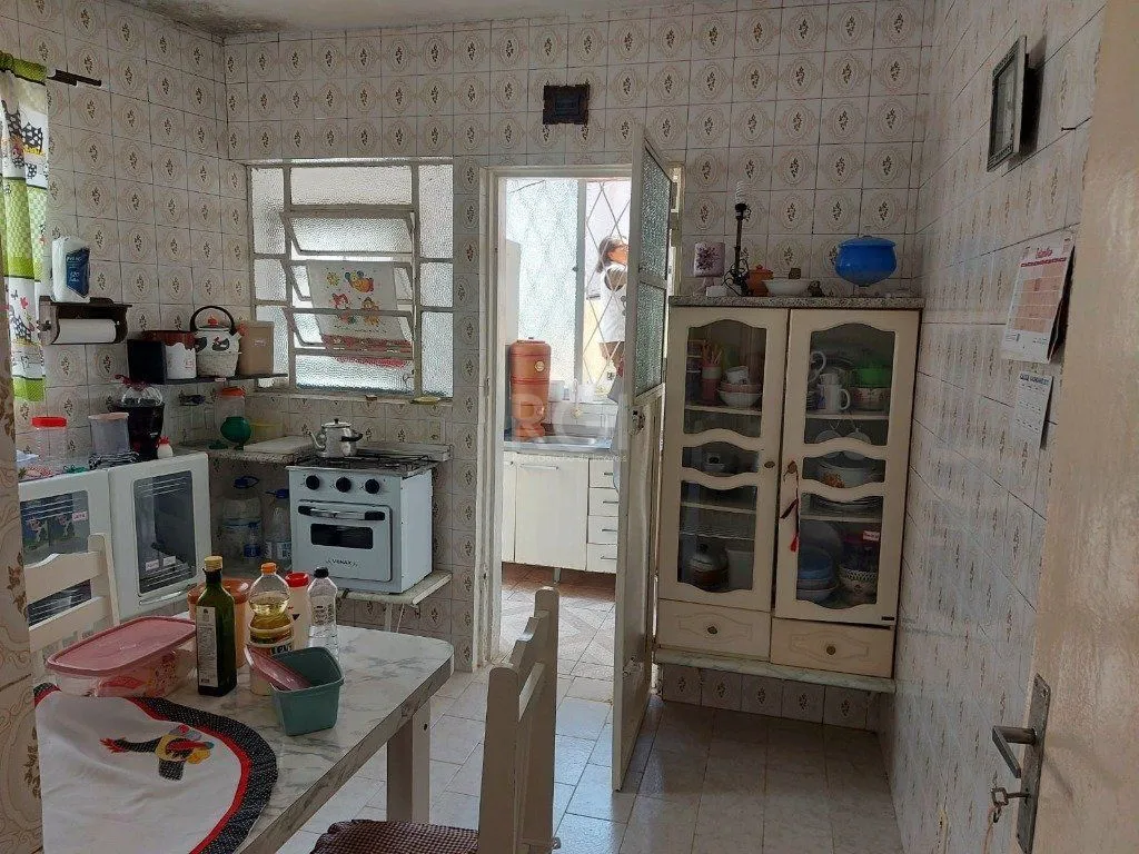 Imagem CASA COM CHURRASQUEIRA E GARAGEM PARA 2 CARROS