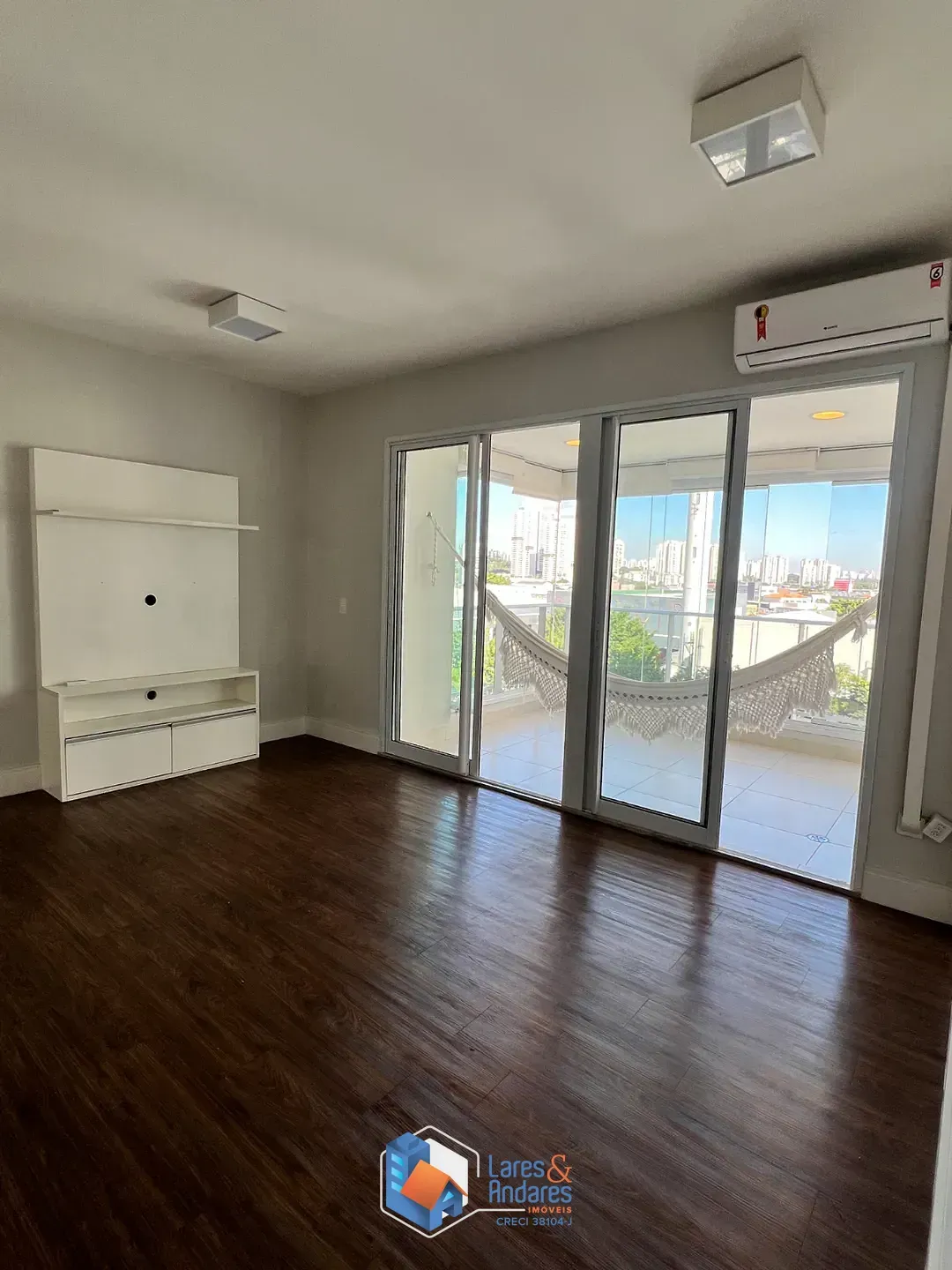Imagem Apartamento para venda em Vila Anastácio com 2 quartos, sendo 1 suíte, 70m²