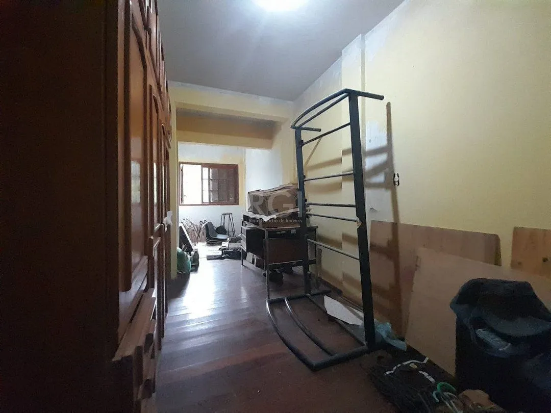 Imagem Casa para Venda com 3 dormitórios, sendo 1 suites e 3 vagas no bairro Ipanema