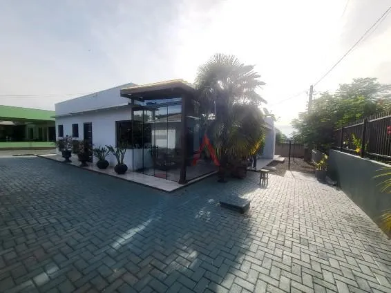 Imagem Imóvel Comercial a venda, atualmente com restaurante em funcionamento.