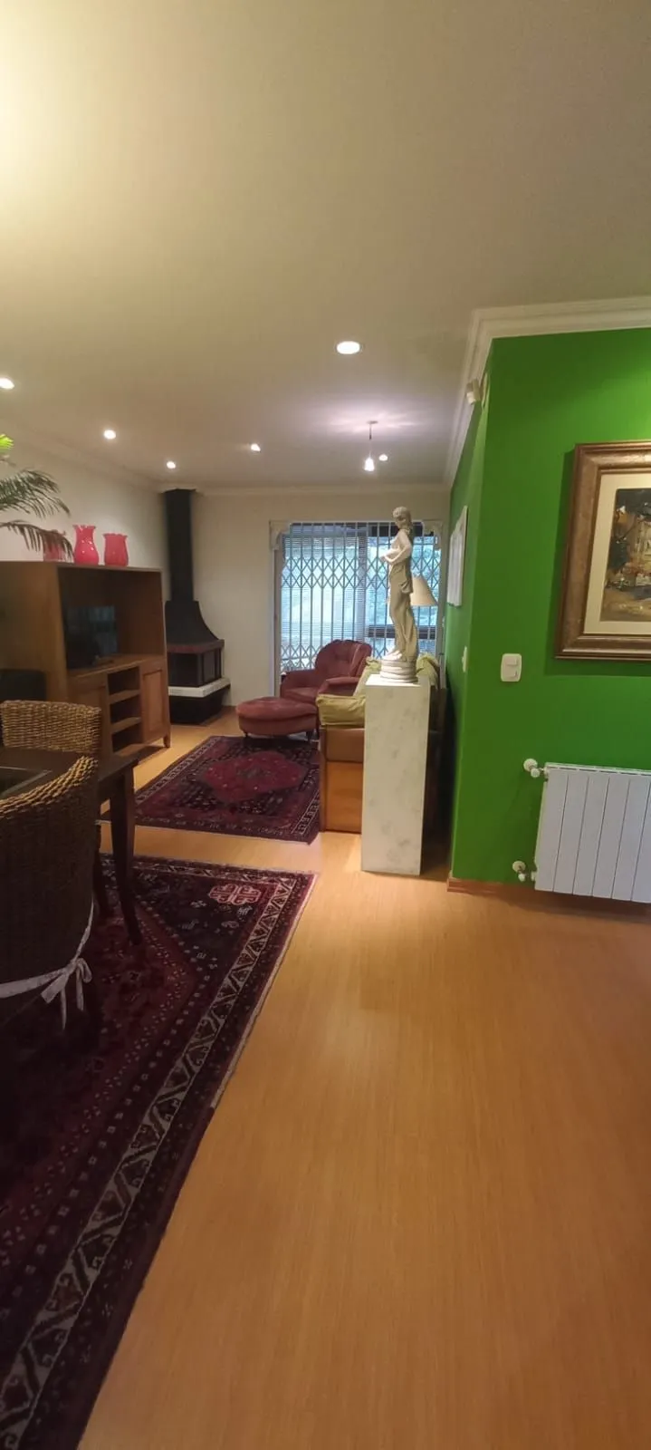 Imagem Apartamento a venda em Gramado com 02 dormitórios, suíte, sacada e vaga coberta