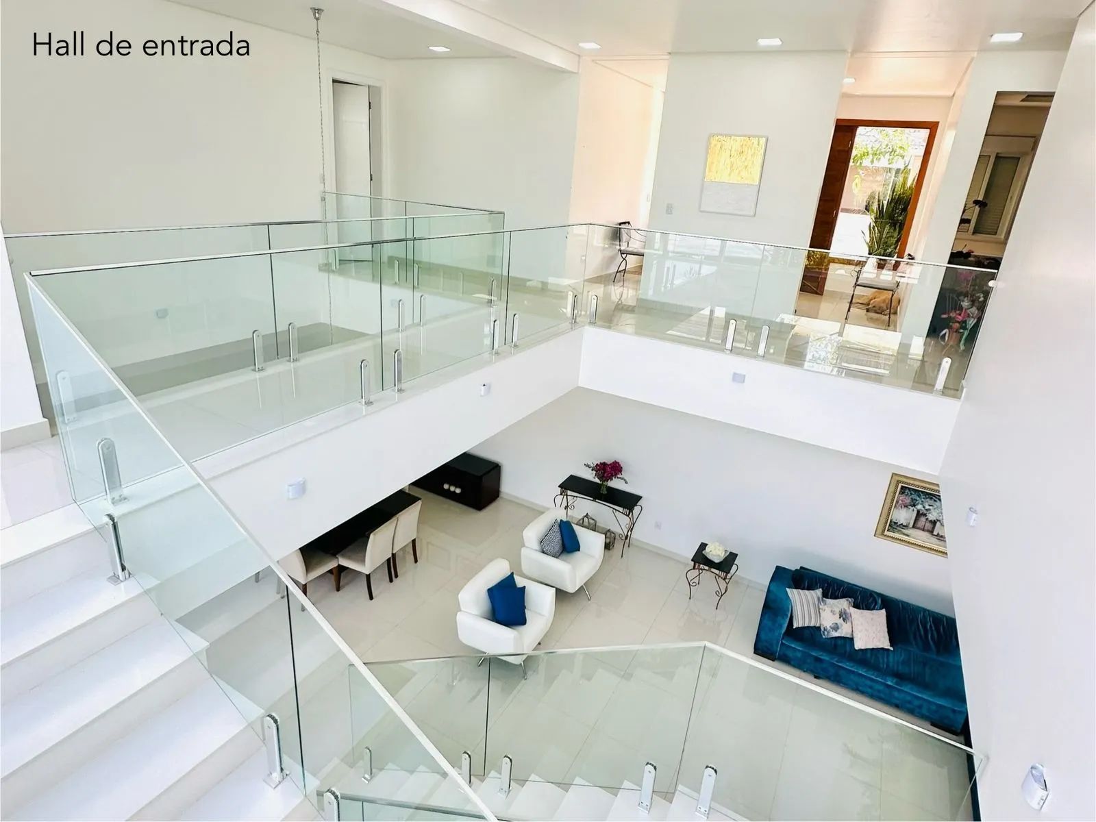 Imagem Mansão de Luxo no Condomínio Bosques do Junqueira - 5 Quartos, Piscina e Área Gourmet