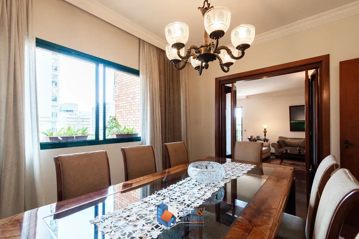 Imagem Apartamento para venda em Moema com 4 quartos, sendo 3 suítes, 222m²