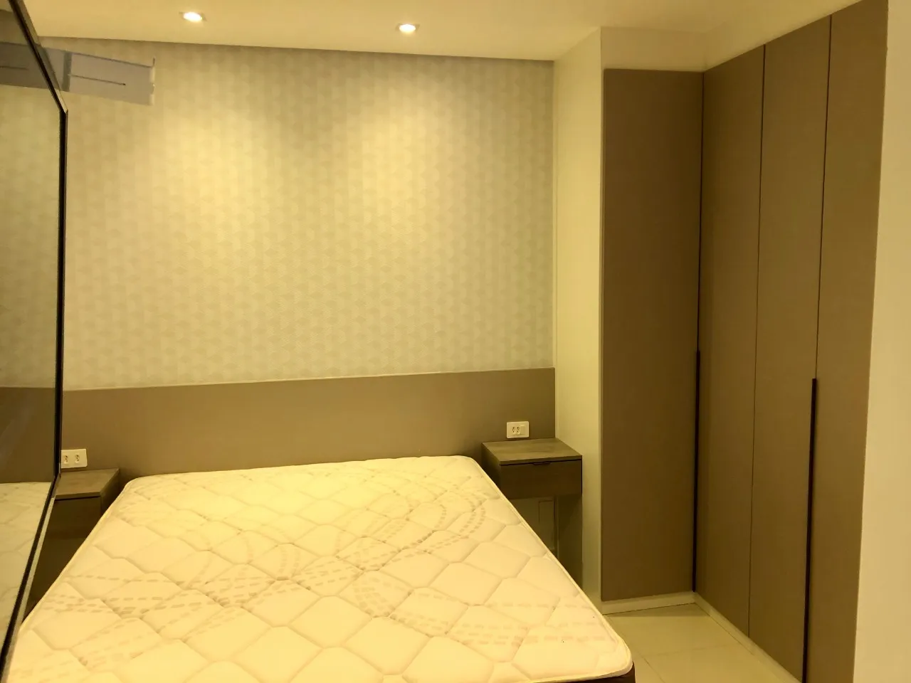 Imagem Apartamento para locação no Jardim Faculdade, Sorocaba-SP: 1 quarto, 1 suíte, 1 sala, 1 banheiro, 1 vaga de garagem, 33m² de área.
