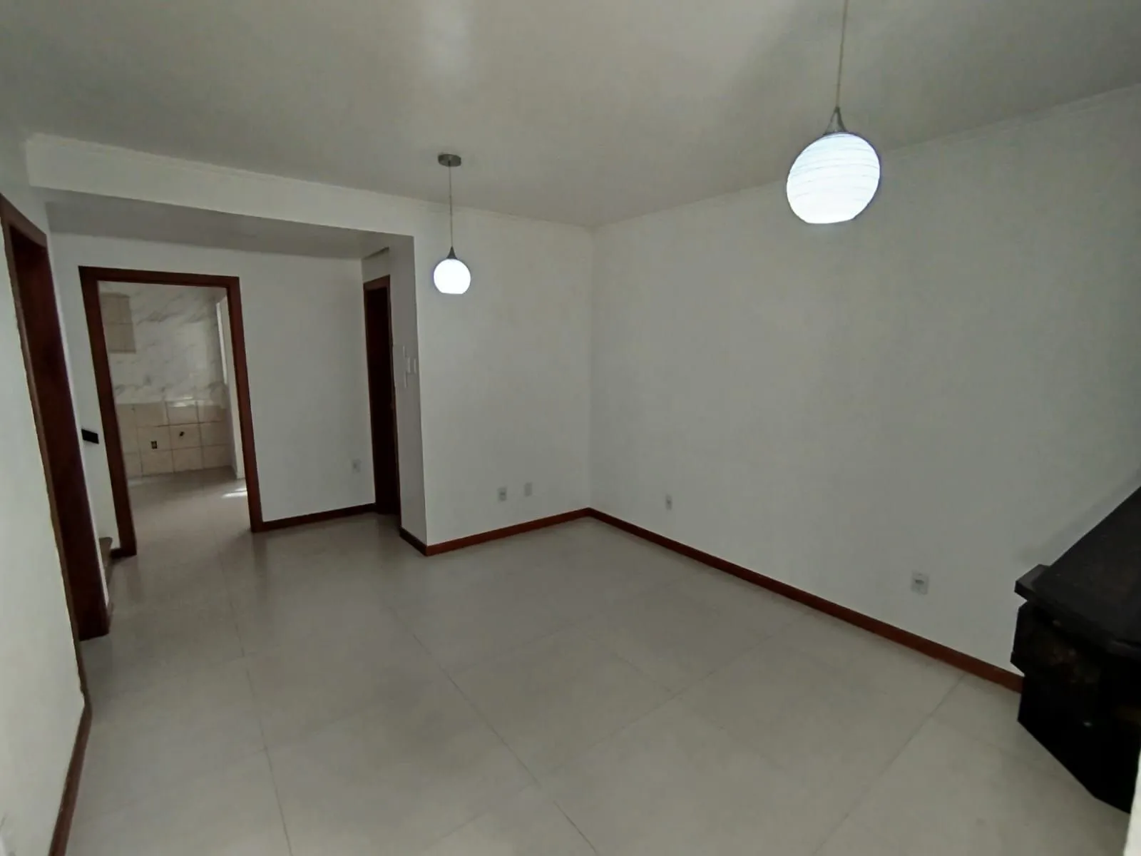 Imagem Casa com 03 quartos e 01 vaga no Bairro Cristal