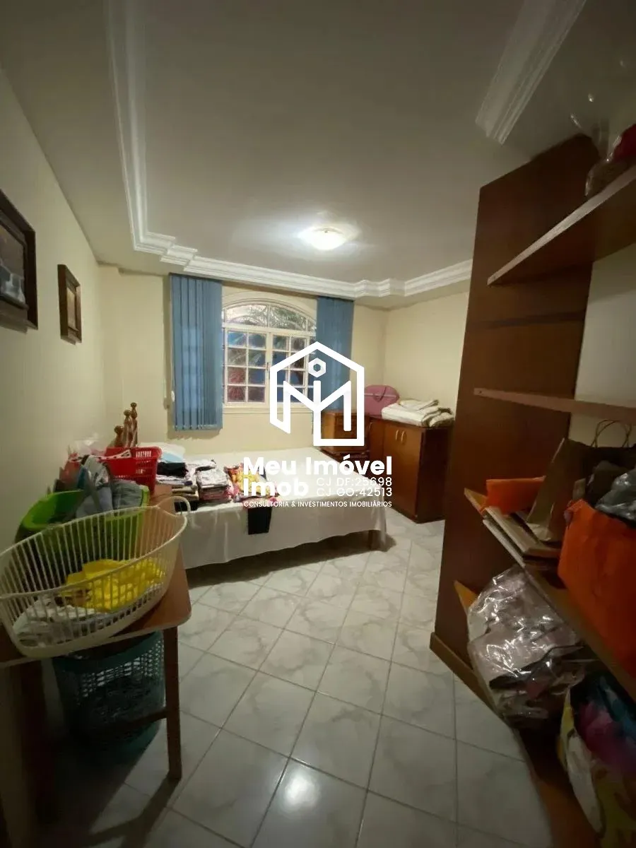 Imagem Casa 5 Quartos 5 Suítes 4 Vagas 800 m² Área de Serviço Copa