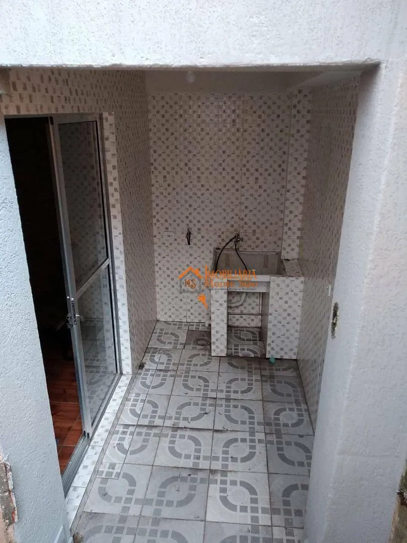 Imagem Sobrado com 4 dormitórios à venda, 300 m² por R$ 650.000,00 - Cocaia - Guarulhos/SP