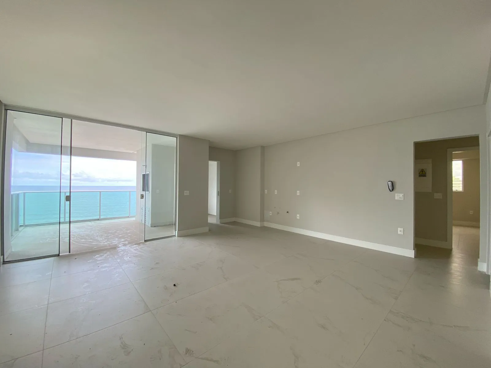 Imagem Apartamento com vista para o mar à venda com 157m2 por R$ 3.400.000,00