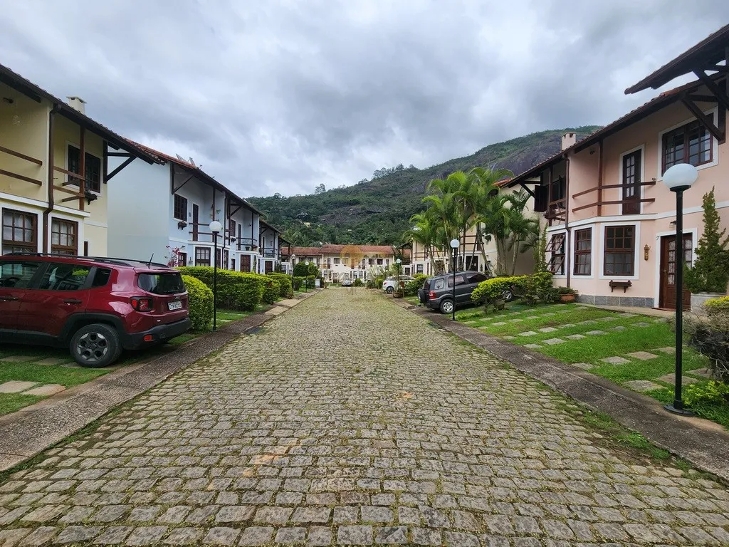 Imagem Casa em Condomínio para Venda em Teresópolis / RJ no bairro Parque do Imbui