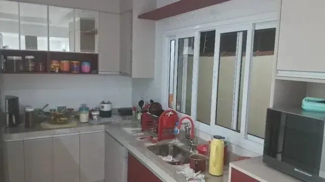 Imagem Casa à venda 3 Quartos, 1 Suite, 2 Vagas, 300M², Carangola, Pindamonhangaba - SP