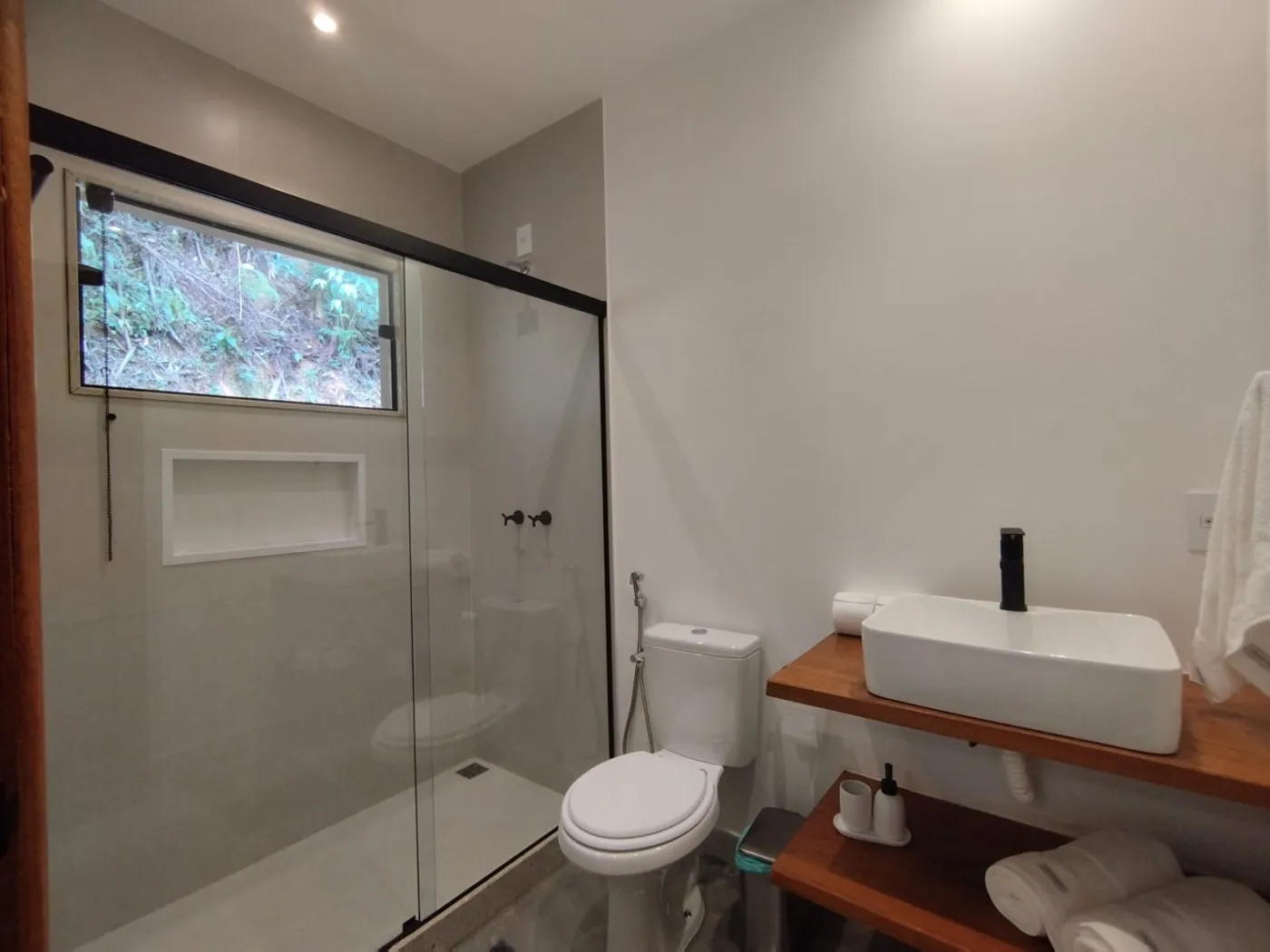 Imagem Casa em Condomínio para Venda em Petrópolis / RJ no bairro Araras