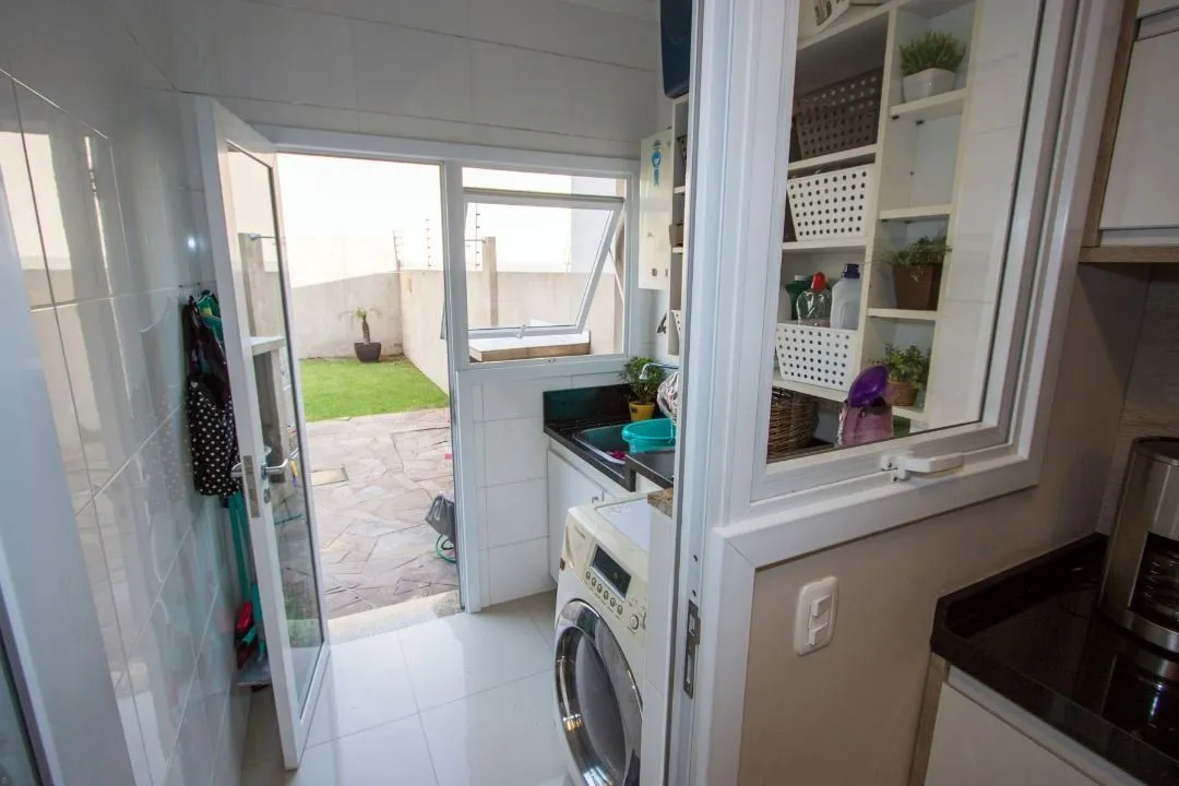 Imagem Casa para Venda - 147.3m², 3 dormitórios, sendo 1 suites, 3 vagas - Guarujá