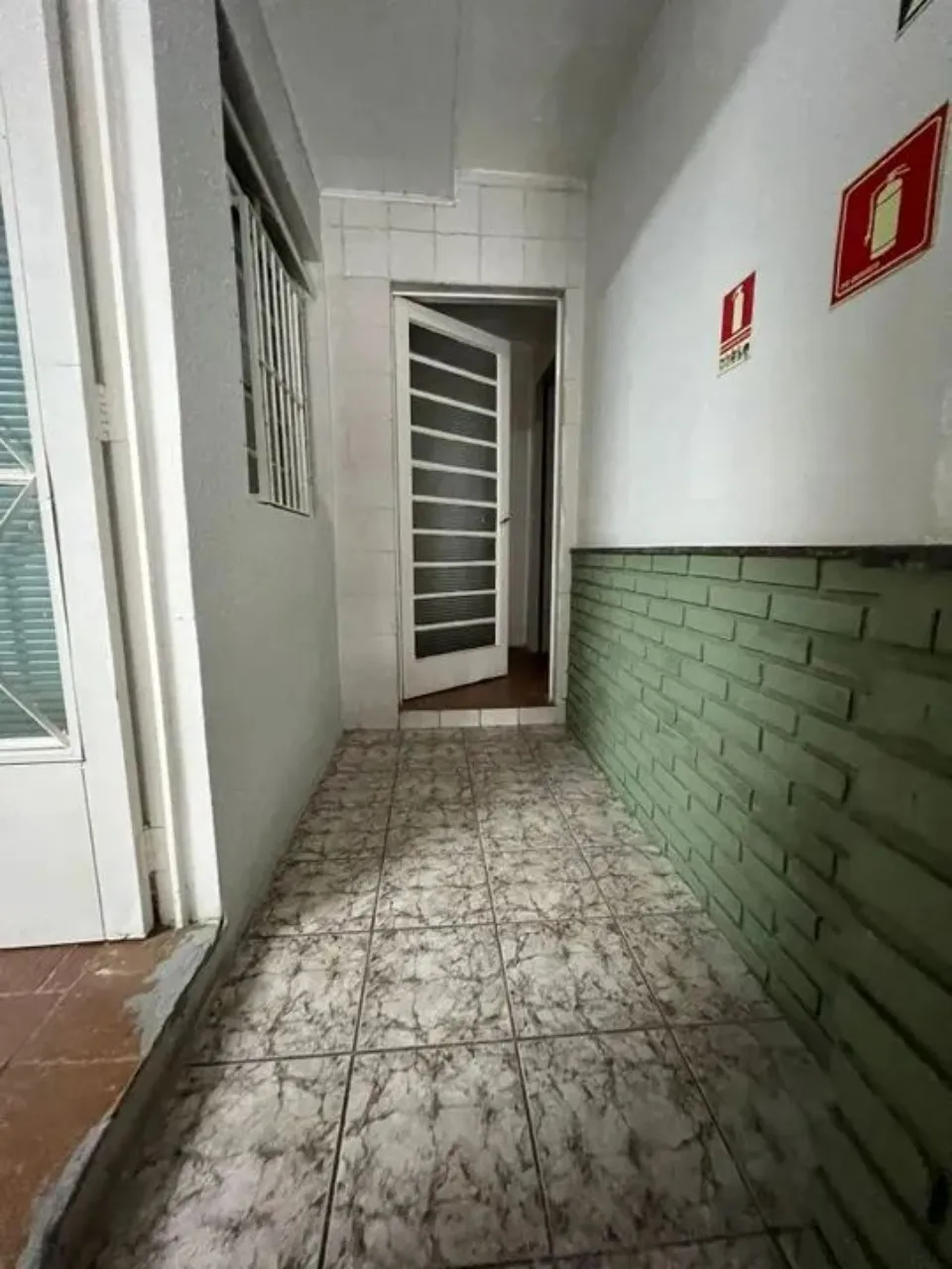 Imagem Salão Comercial à Venda em Sorocaba-SP: 3 Salas, 2 Banheiros, 279m² no Jardim do Sol!