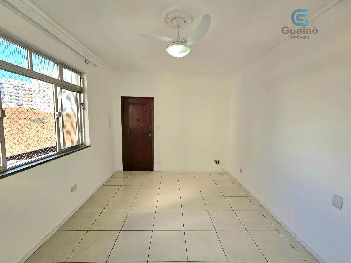 Imagem Vendo Amplo Apartamento Reformado, 03 dormitórios, Boqueirão, Santos