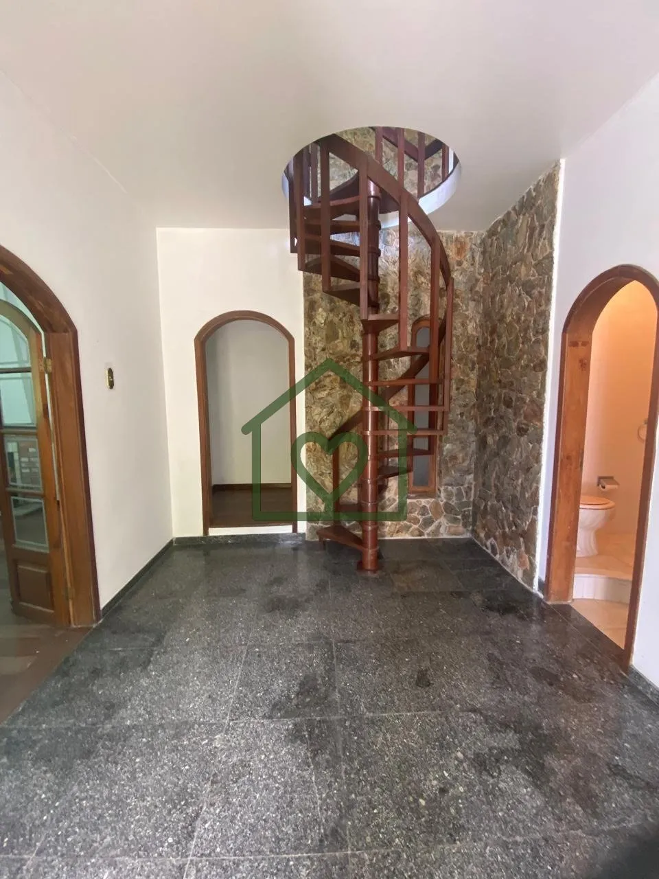 Imagem Casa Ampla com 6 Suítes na Praça Lima Duarte, 57

Excelente imóvel com 859 m² de área total e 4...