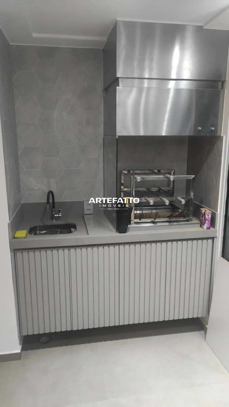 Imagem Com 3 Dormitorios , 2 vagas de garagem e depósito.