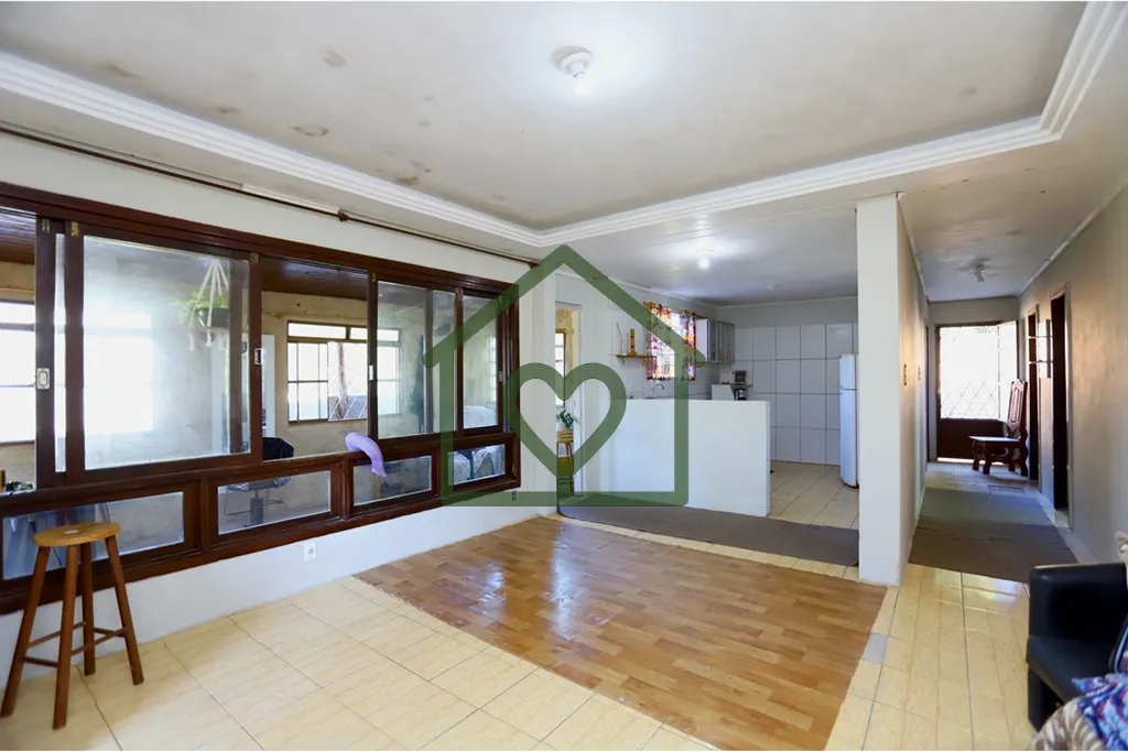 Imagem Encontre o lar perfeito para sua família nesta espaçosa casa residencial situada na encantadora Ru...