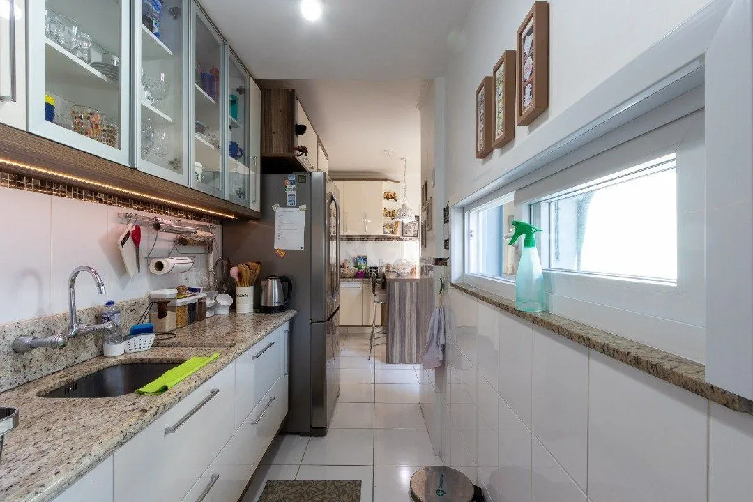 Imagem Casa Condominio para Venda - 240m², 4 dormitórios, sendo 1 suites, 2 vagas - Ipanema