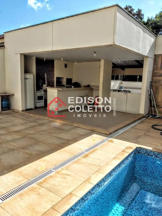 Imagem Casa à venda, com Piscina e 3 dormitórios - Parque Santa Cecília - Piracicaba/SP
