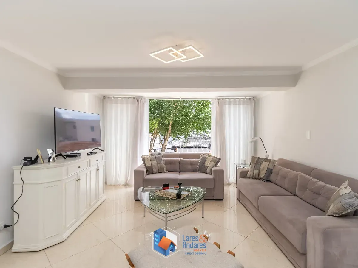 Imagem Casa para venda em Água Fria com 4 quartos, sendo 3 suítes, 243m²