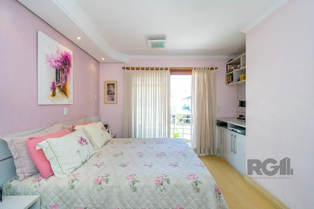 Imagem Casa em condominio no Sarandi de 3 dormitórios 2 vagas e infra