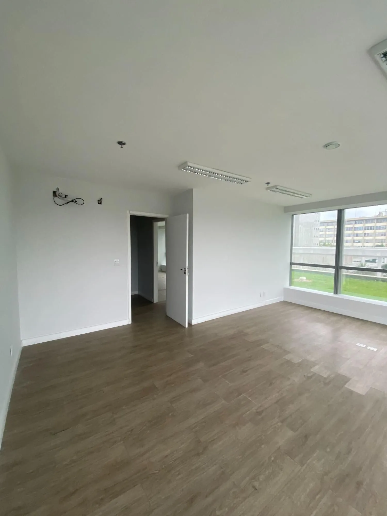 Imagem Sala Comercial no Bairro Praia de Belas - Porto Alegre