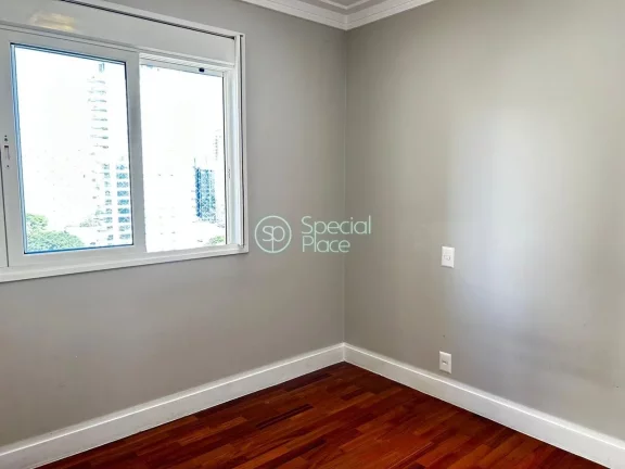 Imagem Excelente apartamento com 151m² no Itaim. Amplo living com varanda gourmet, sala de jantar e home t...