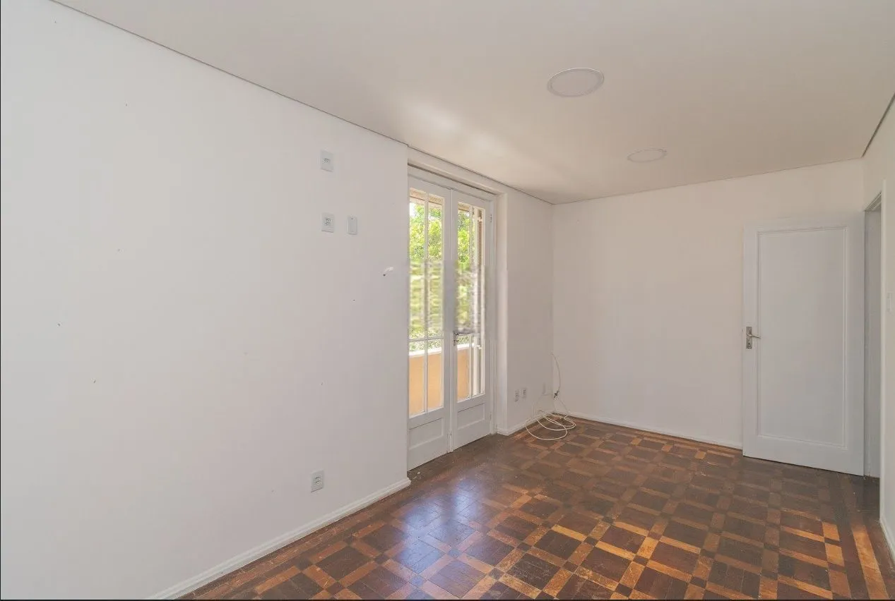 Imagem Apartamento Amplo de Esquina com 93m² no Bairro Petrópolis