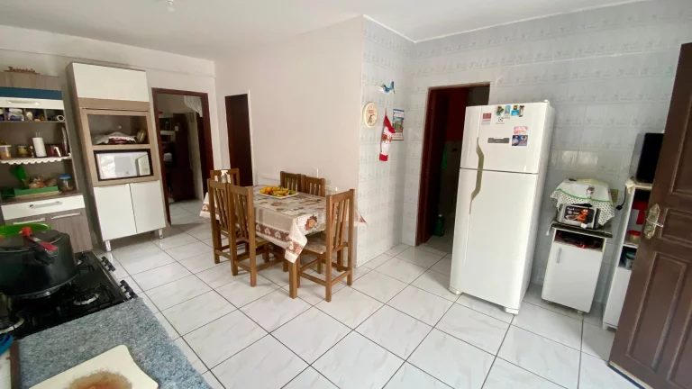 Imagem Conjunto de Casas à Venda ? Excelente Oportunidade Comercial e Residencial em Garopaba-SC!