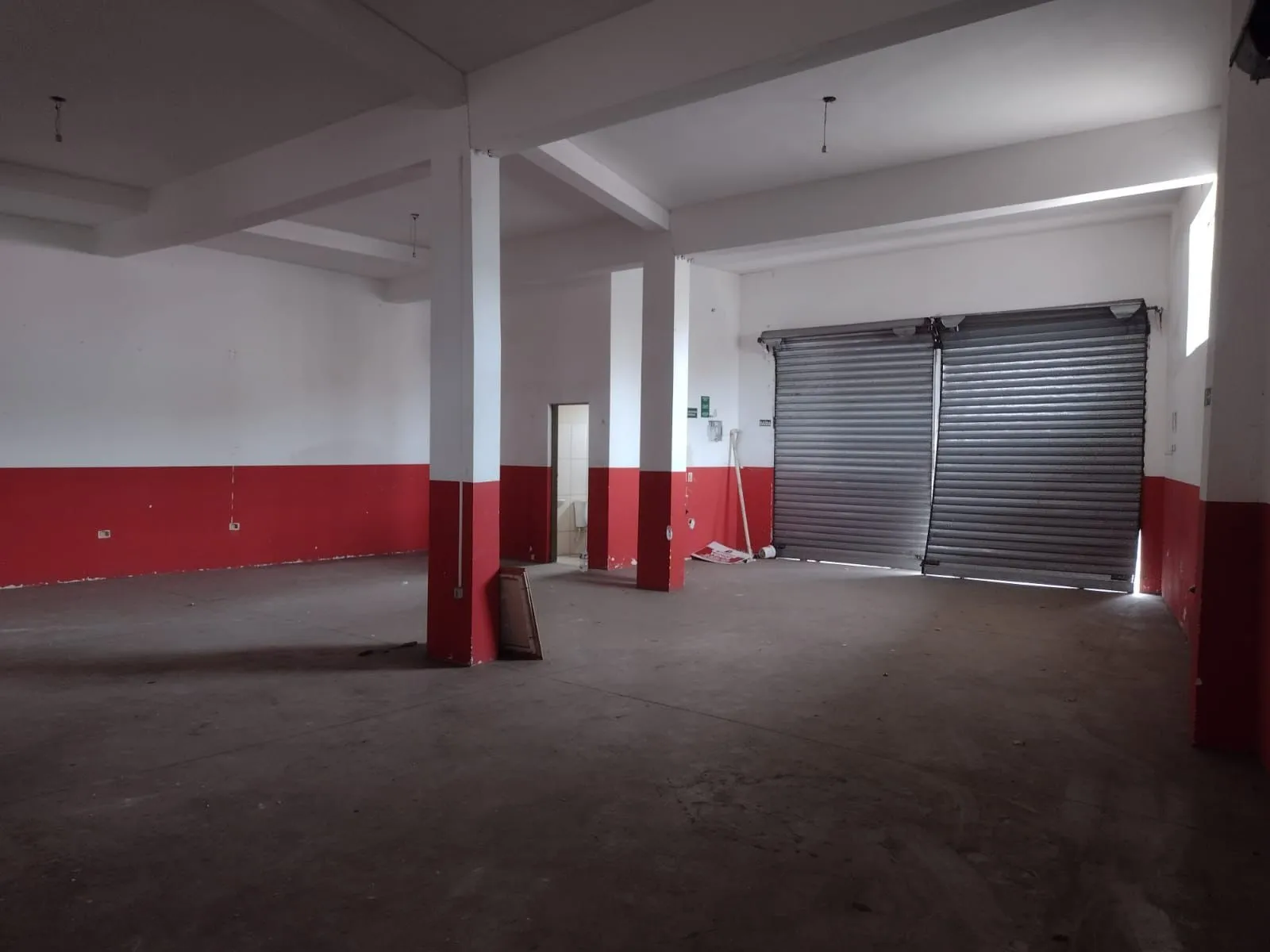 Imagem Galpão de Esquina com 222,50m² Localizado no JD Copaiba