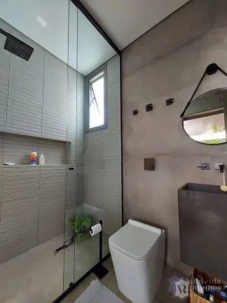 Imagem Casa Luxuosa em condomínio fechado com 04 suítes, Mobiliada