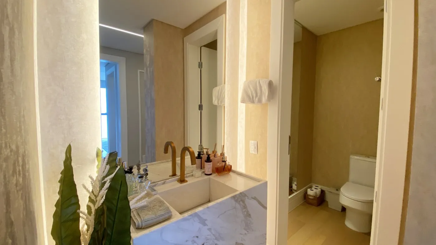 Imagem Apartamento Frente Mar para Venda em Balneário Camboriú, CENTRO, 4 dormitórios, 4 suítes, 5 banheiros, 4 vagas