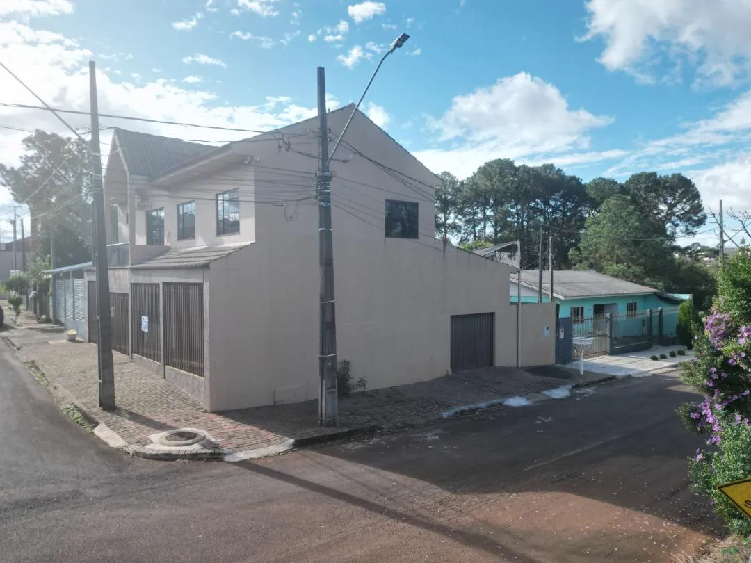 Imagem Sobrado Usado à venda em Cascavel - Pioneiro Catarinenses - 218m²