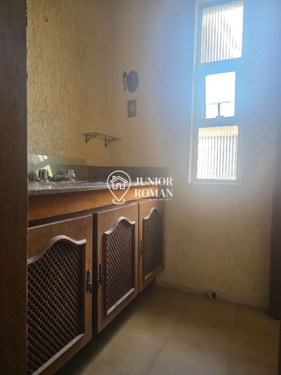 Imagem CASA SEMI MOBILIADA 3 DORM l EDÍCULA l CHURRASQUEIRA l 5 VAGAS | LOCAÇÃO RESIDENCIAL OU COMERCIAL