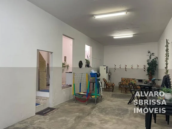 Imagem Casa estilo sobrado com 3 dormitórios cozinha e ampla sala a venda na região central de Itu SP