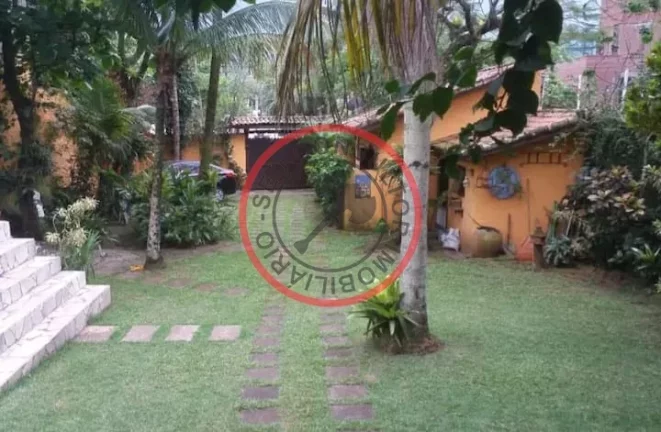 Imagem Casa Aconchegante estilo Fazenda, a uma quadra dz Praia de Maresias. com 4 quartos area gourmet, garagem e jacuzzi