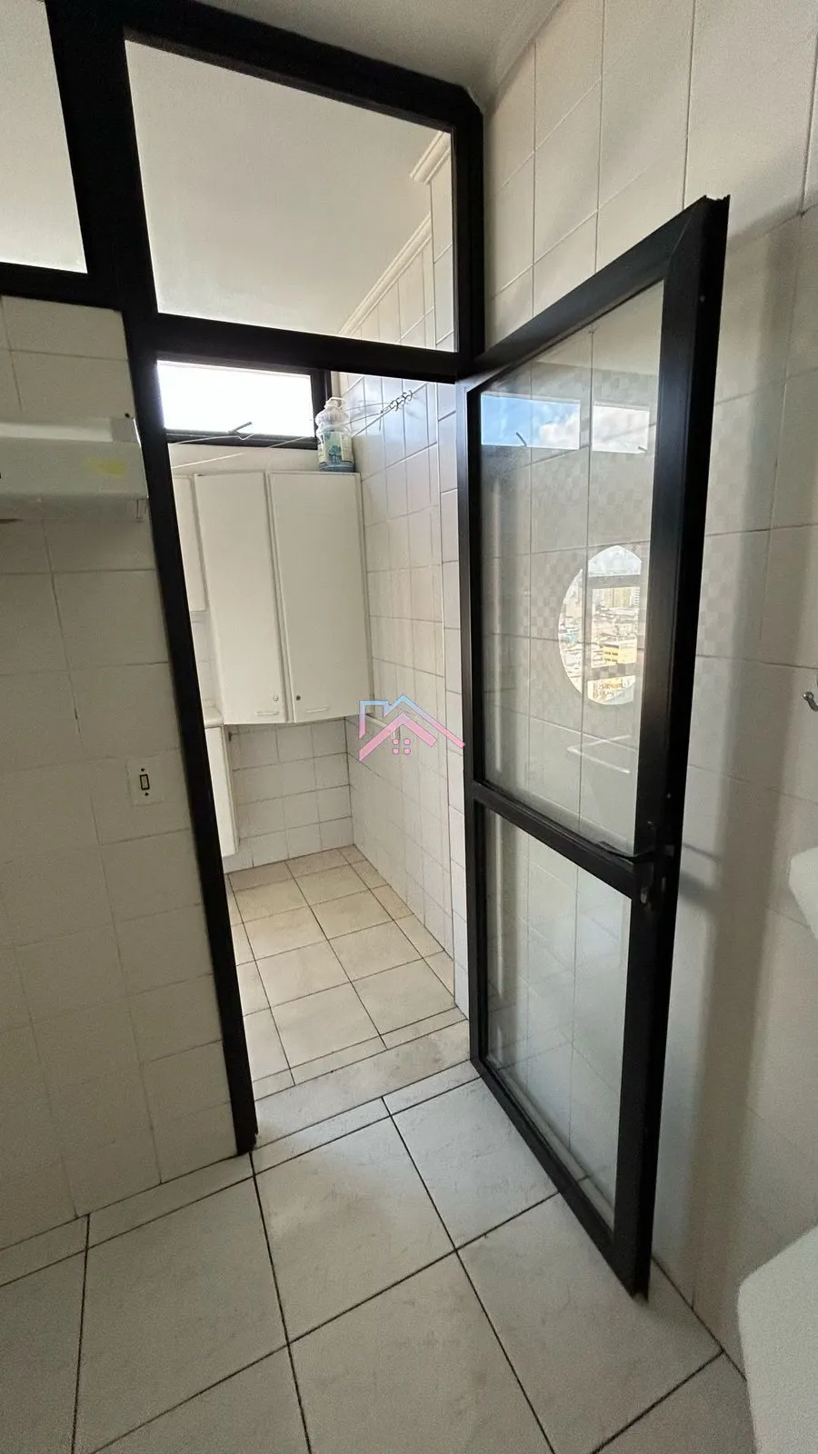 Imagem Apartamento à venda Edifício BBC - área útil 156 m2 com 3 dormitórios sendo 1 suíte / 2 vagas / Cent