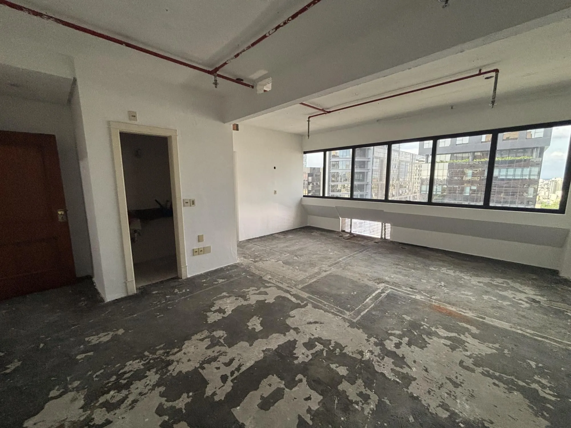Imagem Vende 7 salas com área privativa de 308,67m² no coração da nova Carlos Gomes