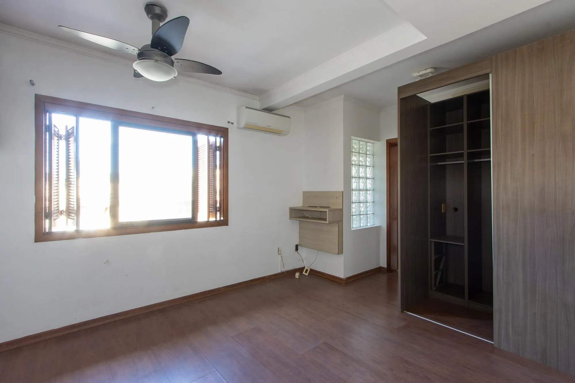 Imagem Casa em condominio Zona Sul, desocupada
