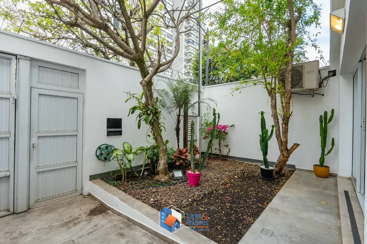 Imagem Casa para venda em Perdizes com 4 quartos, sendo 1 suíte, 171m²
