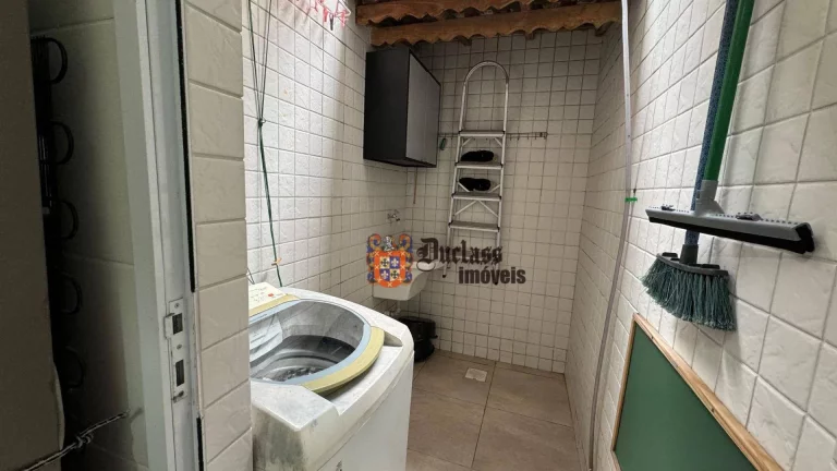 Imagem Sobrado com 2 dormitórios à venda, 62 m² por R$ 430.000,00 - Vila Guilhermina - Praia Grande/SP